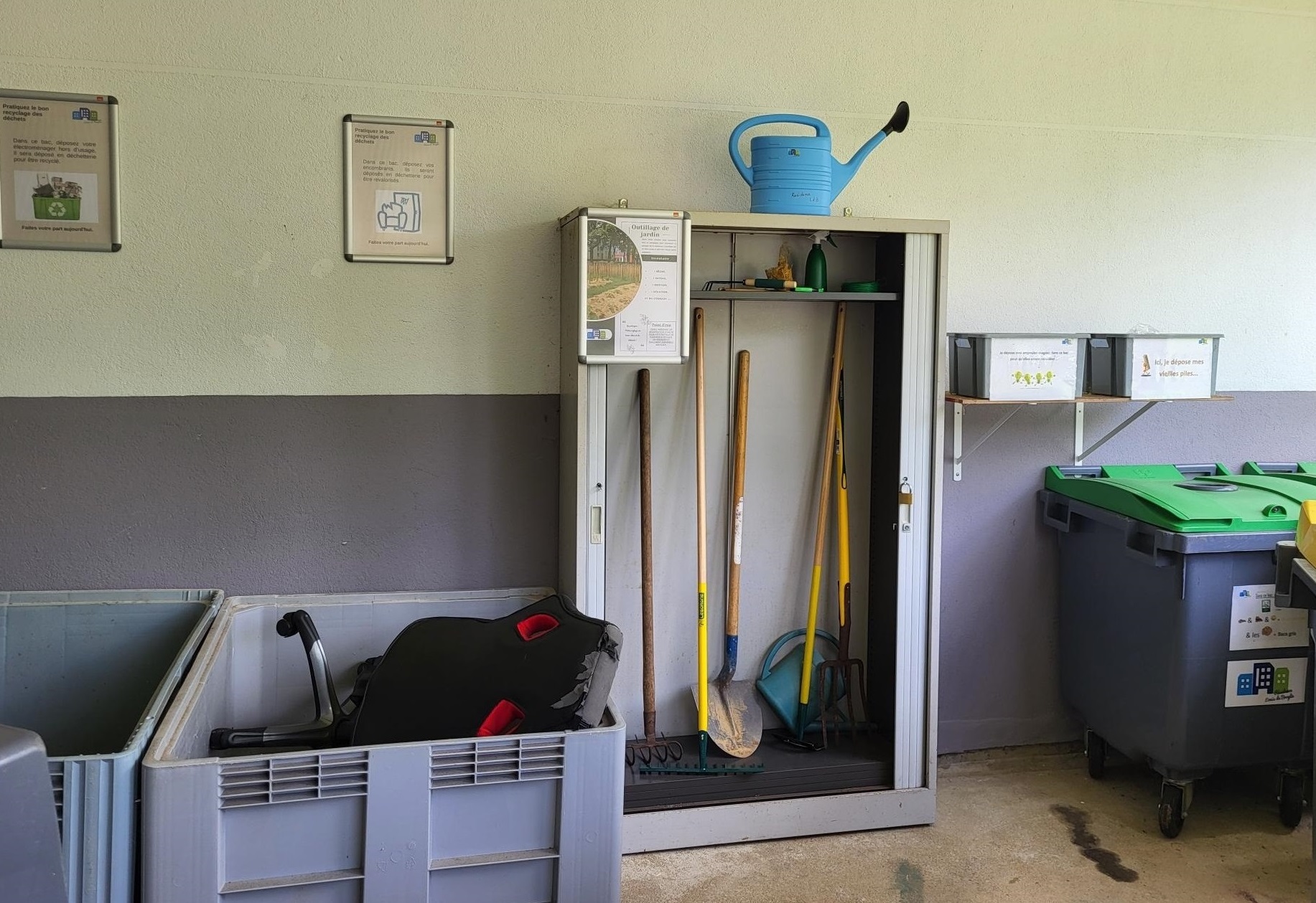 Création d’une armoire d’outillage de jardin